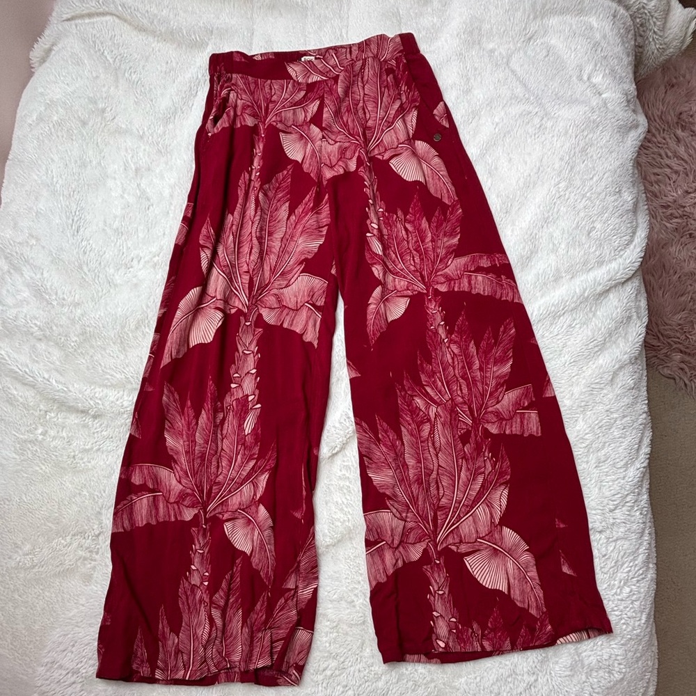 🌴 Roxy Red Palm Tree Print Pants 🌴